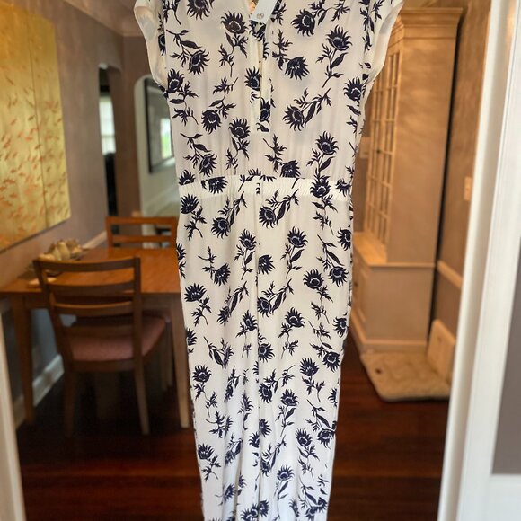 NWT Tory Burch 100% silk Navy & White Floral Jumpsuit Size 6 - Picture 1 of 14